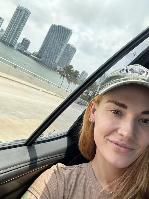 I heard you boys like no make up Siri round here