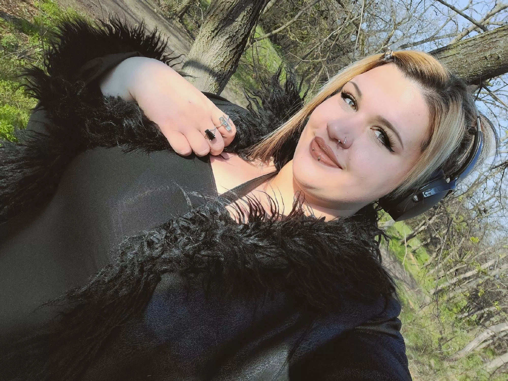 I just love to do my hair in ponytail♡