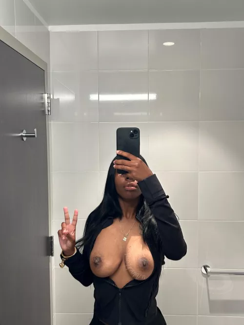 mirror mirror on the wall, who's the horniest of them all?  