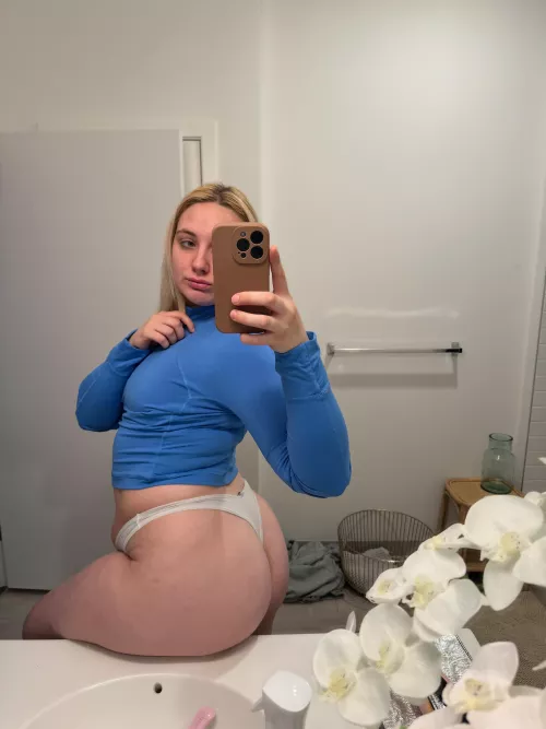 My ass always swallows my thong lol 