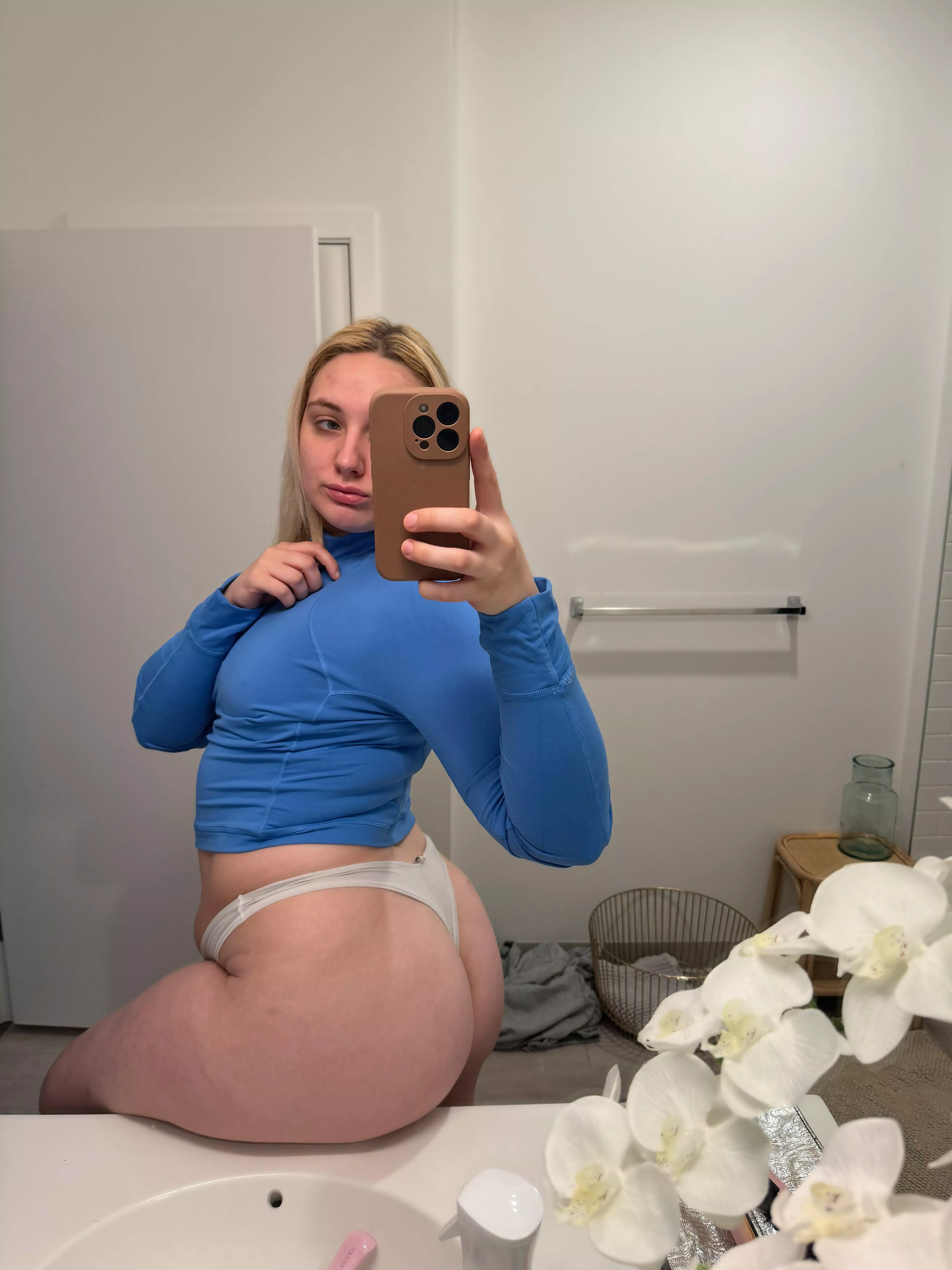 My ass always swallows my thong lol 