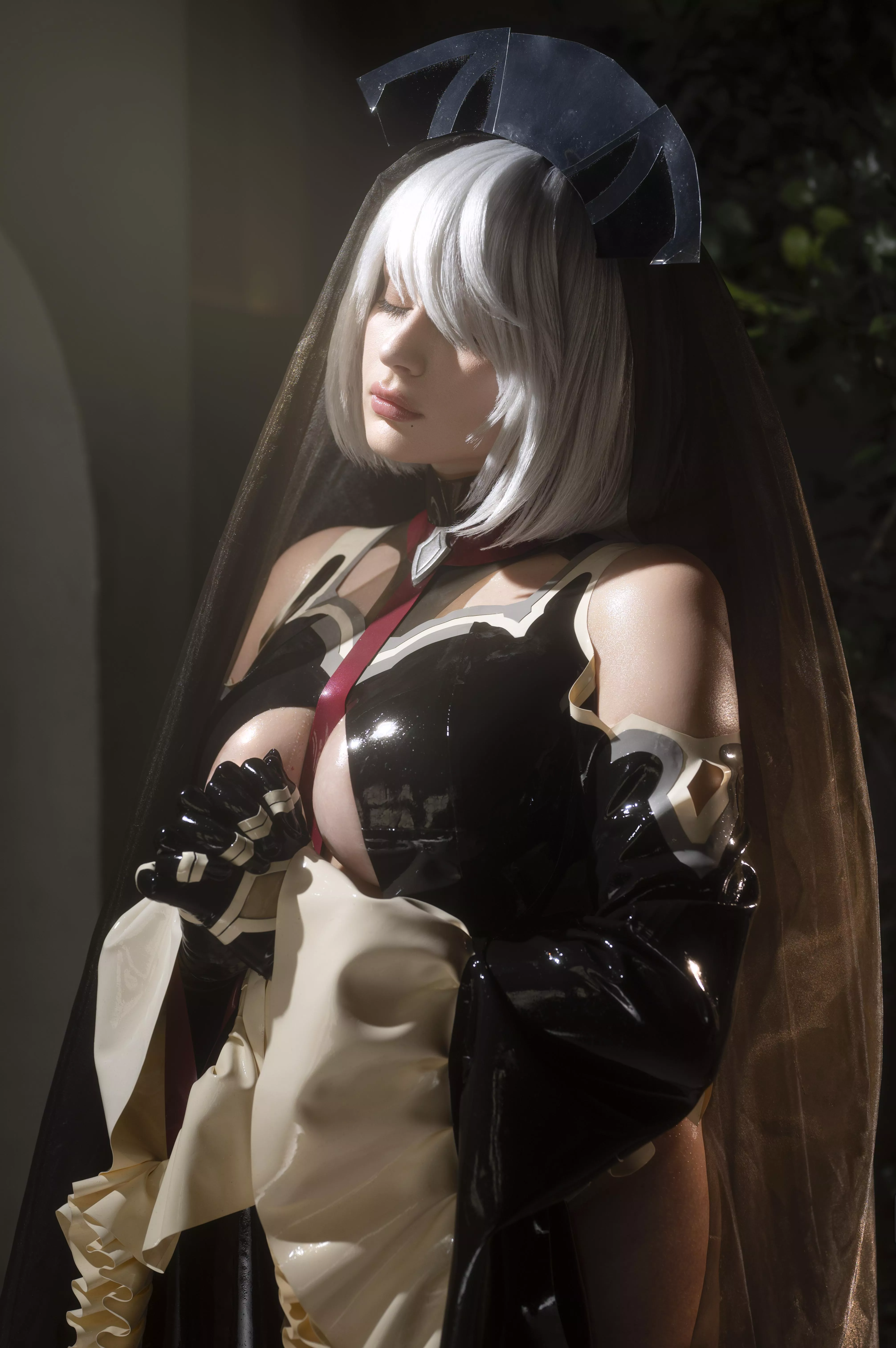 My cosplay 2b bride ver. in latex 