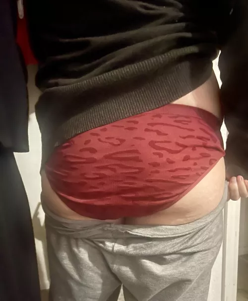 My preggo booty in my granny panties