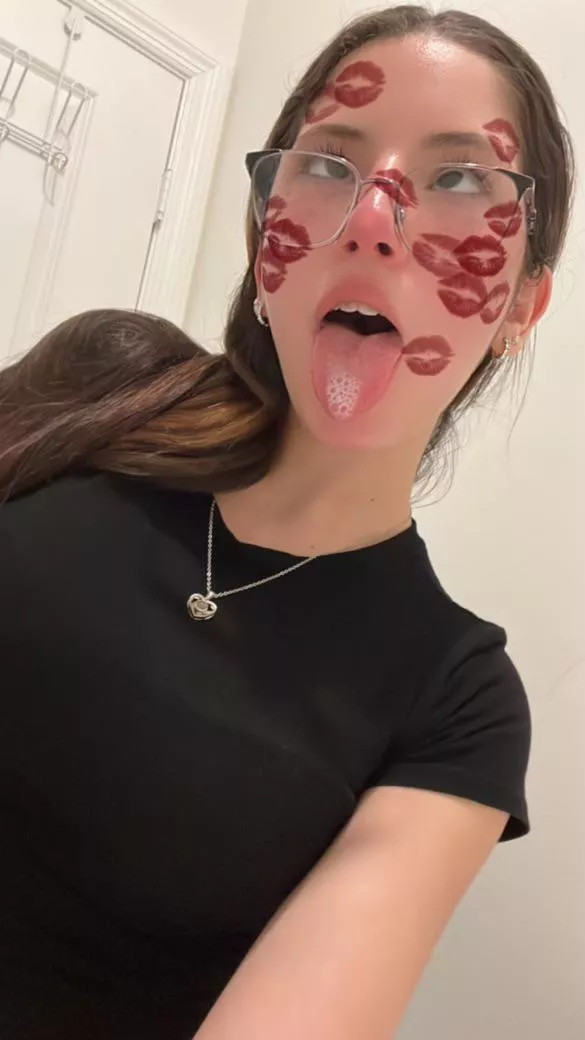 Replace the spit for cum 👅