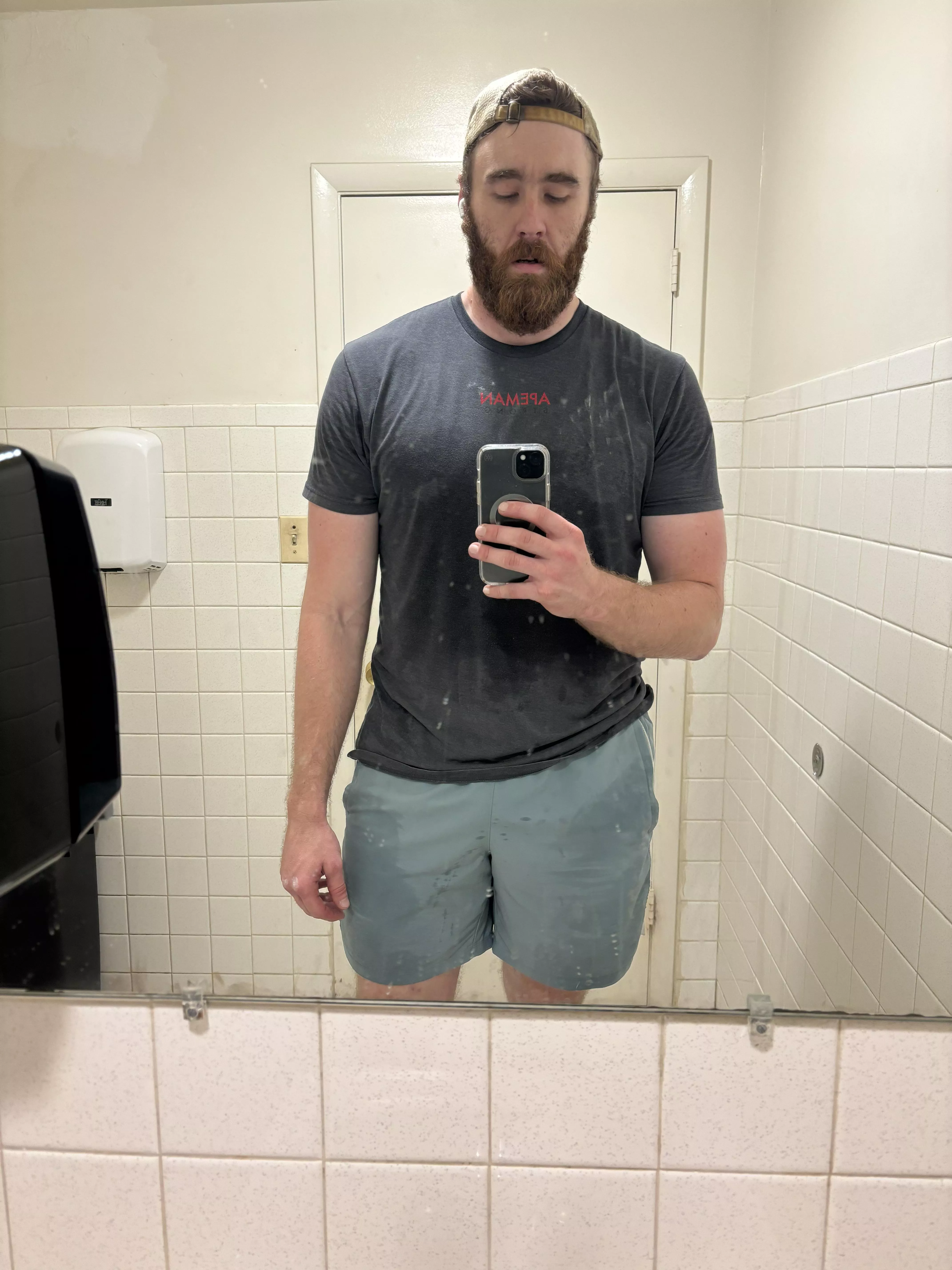 Sweaty gym pic for the bros. 6’5” 30yo bi guy here. 