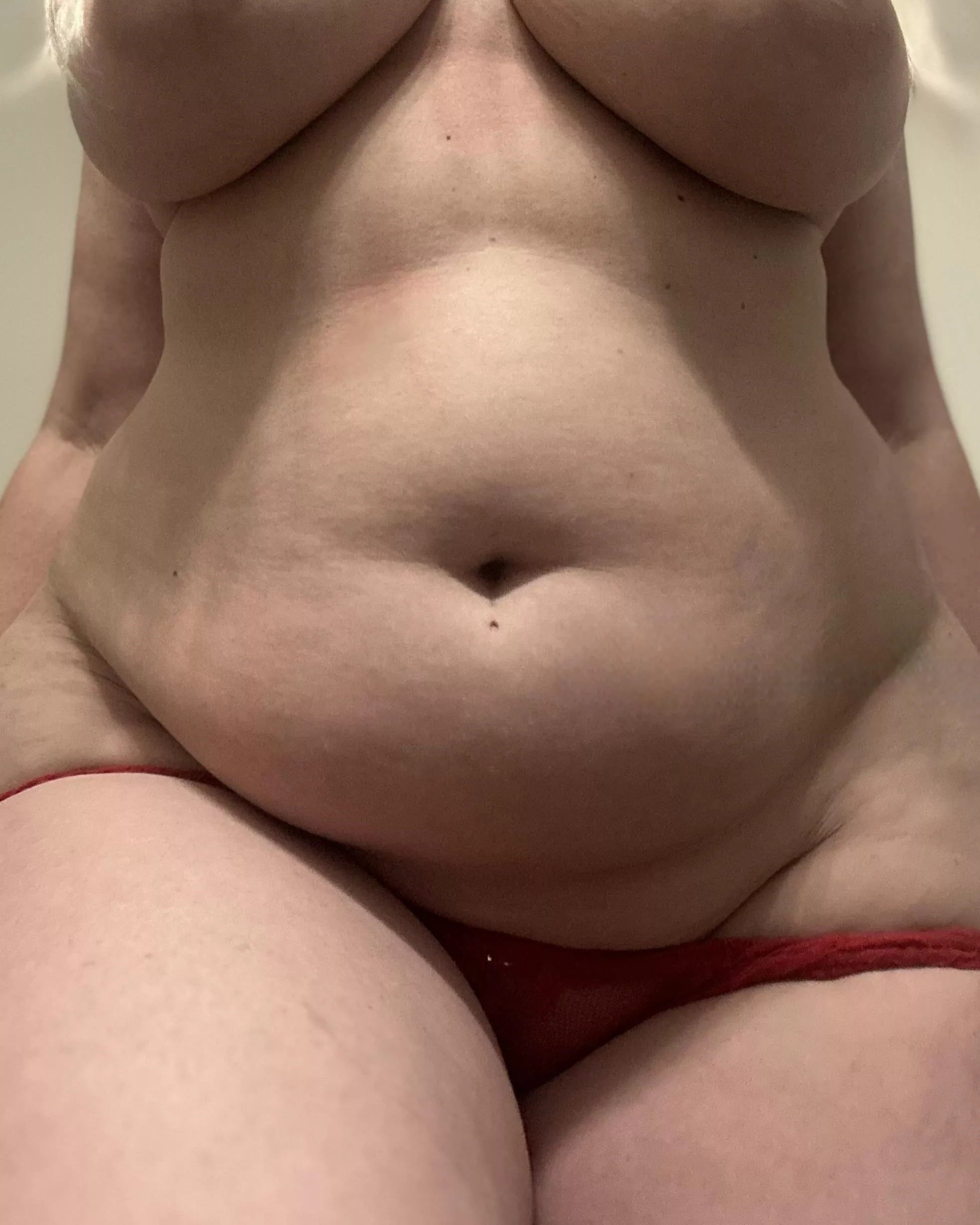 This belly is motorboat ready😜