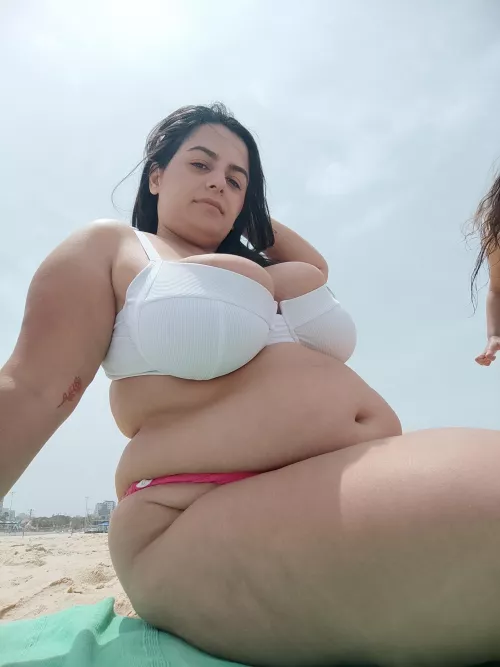 Vote for me 🙏🏻 https://www.wooplus.com/events/misscurvy/sparkling-season/628b90e595393963b7df1b9c