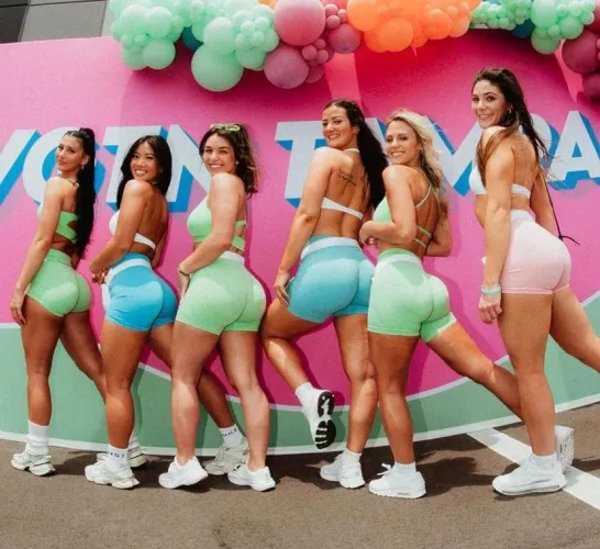 Which gym girl do you want? [6]