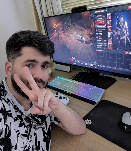 Anyone wanna play Diablo 4 or league of legends? 🥹