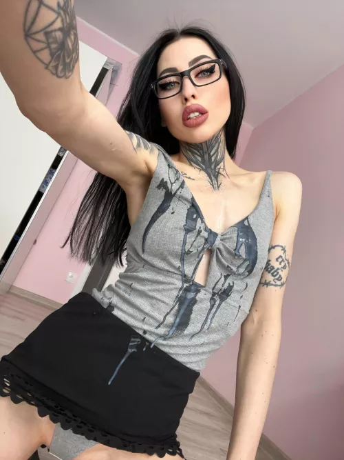 Before I had time to undress, the boss got all of me dirty