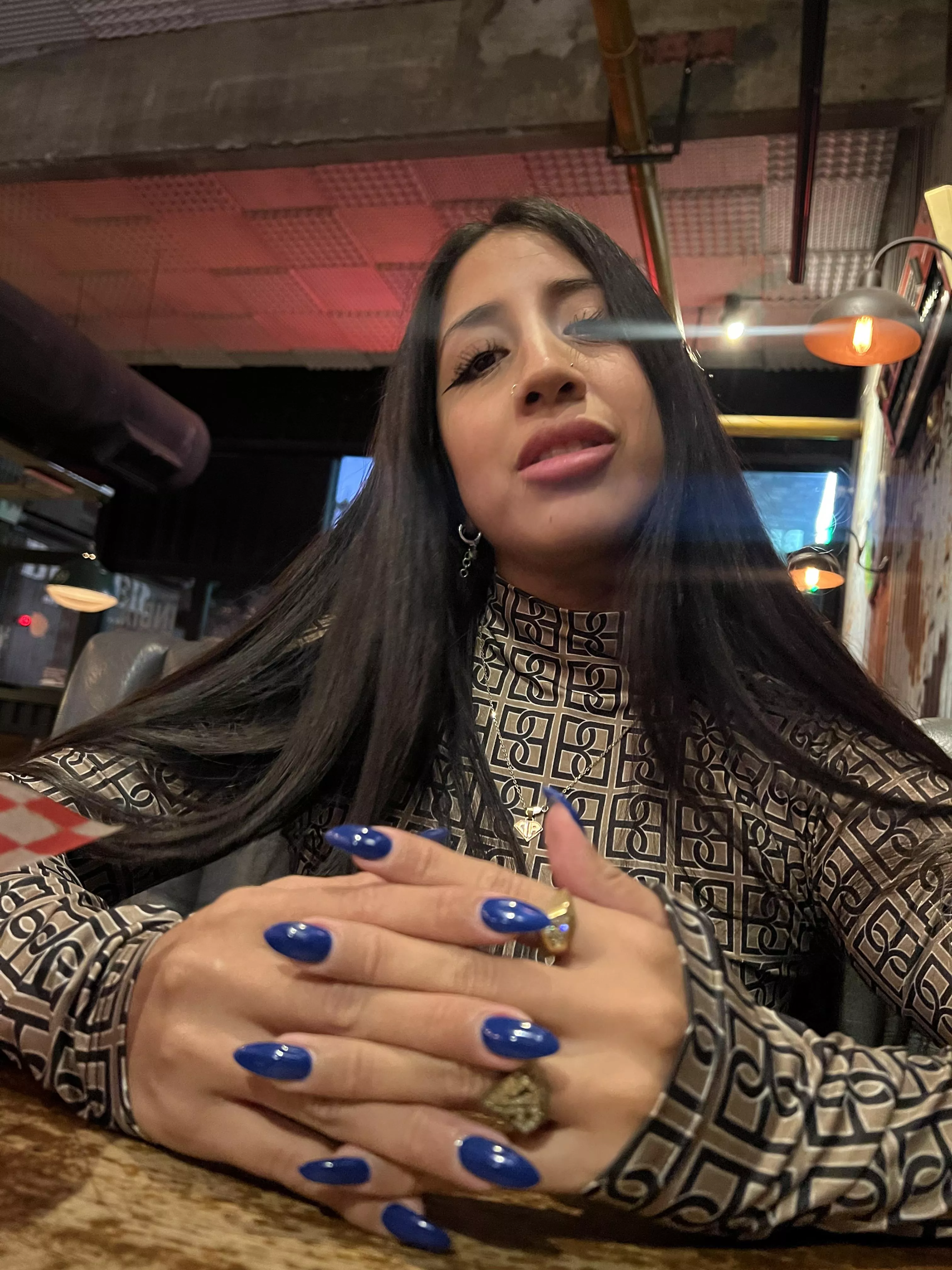 Do you like my blue nails? 💙