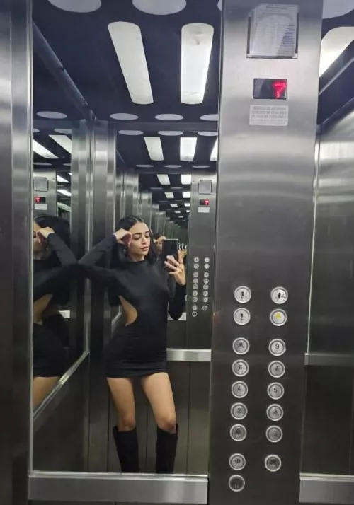 Dressed up for your date F18