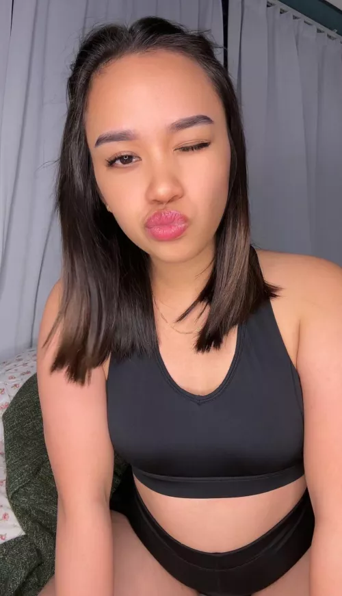 I don’t know how to wink 😭