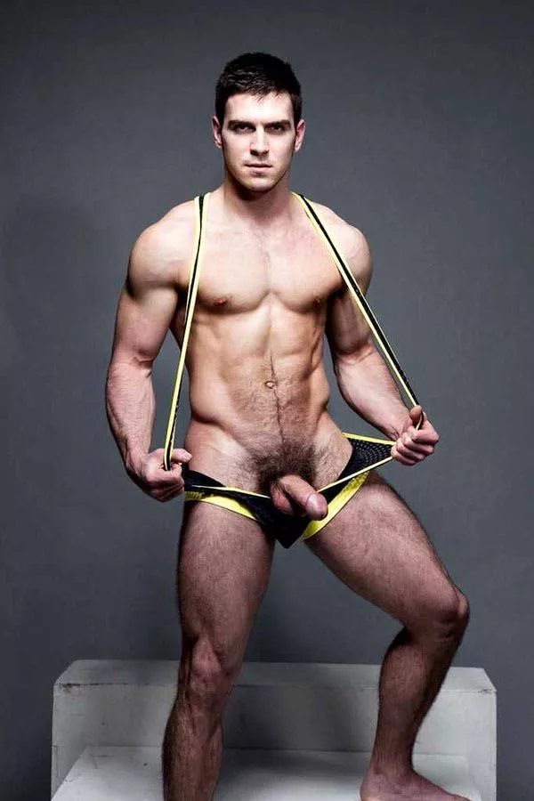 Paddy O’Brian in low cut singlet 