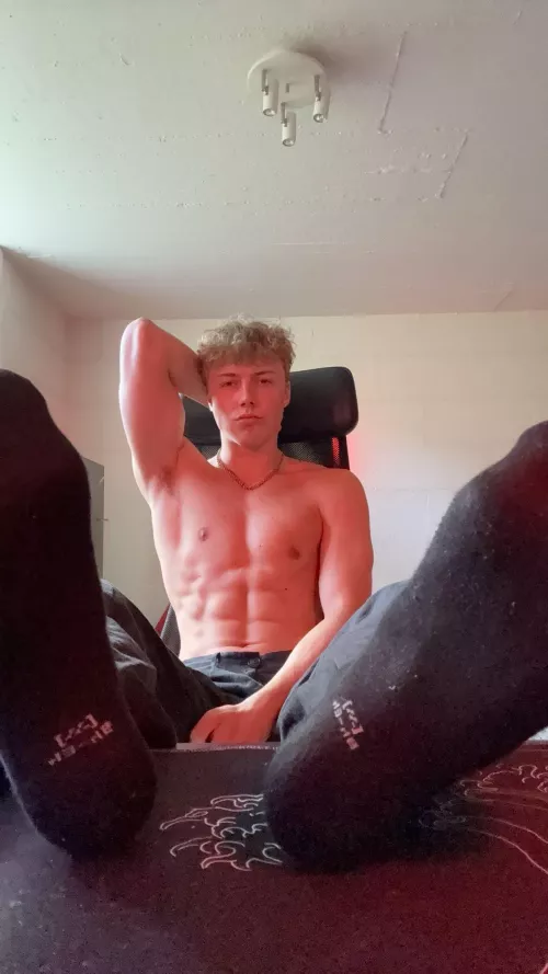 Tell me what you’re sniffing first 