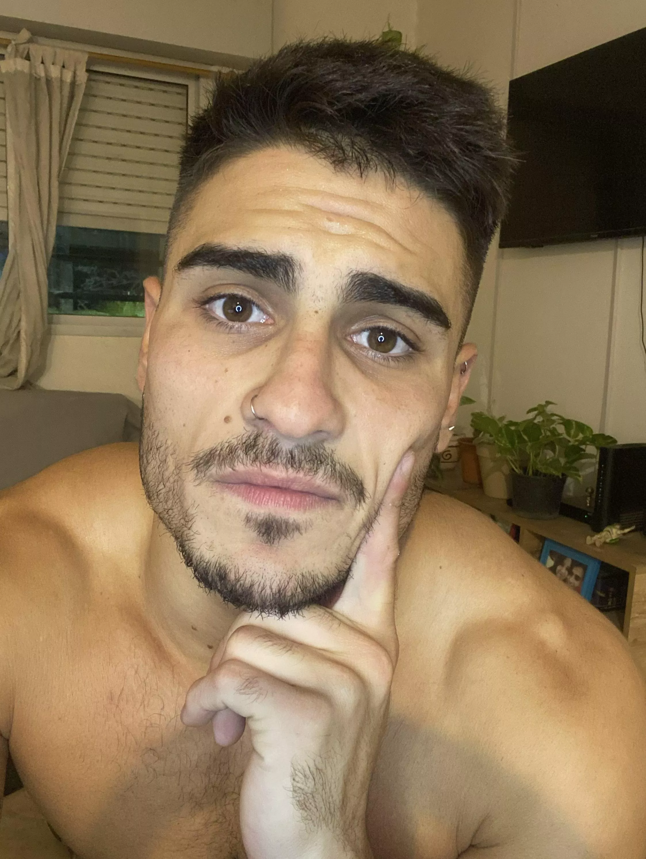 Who's ready to get their hands dirty with this horny scally lad?