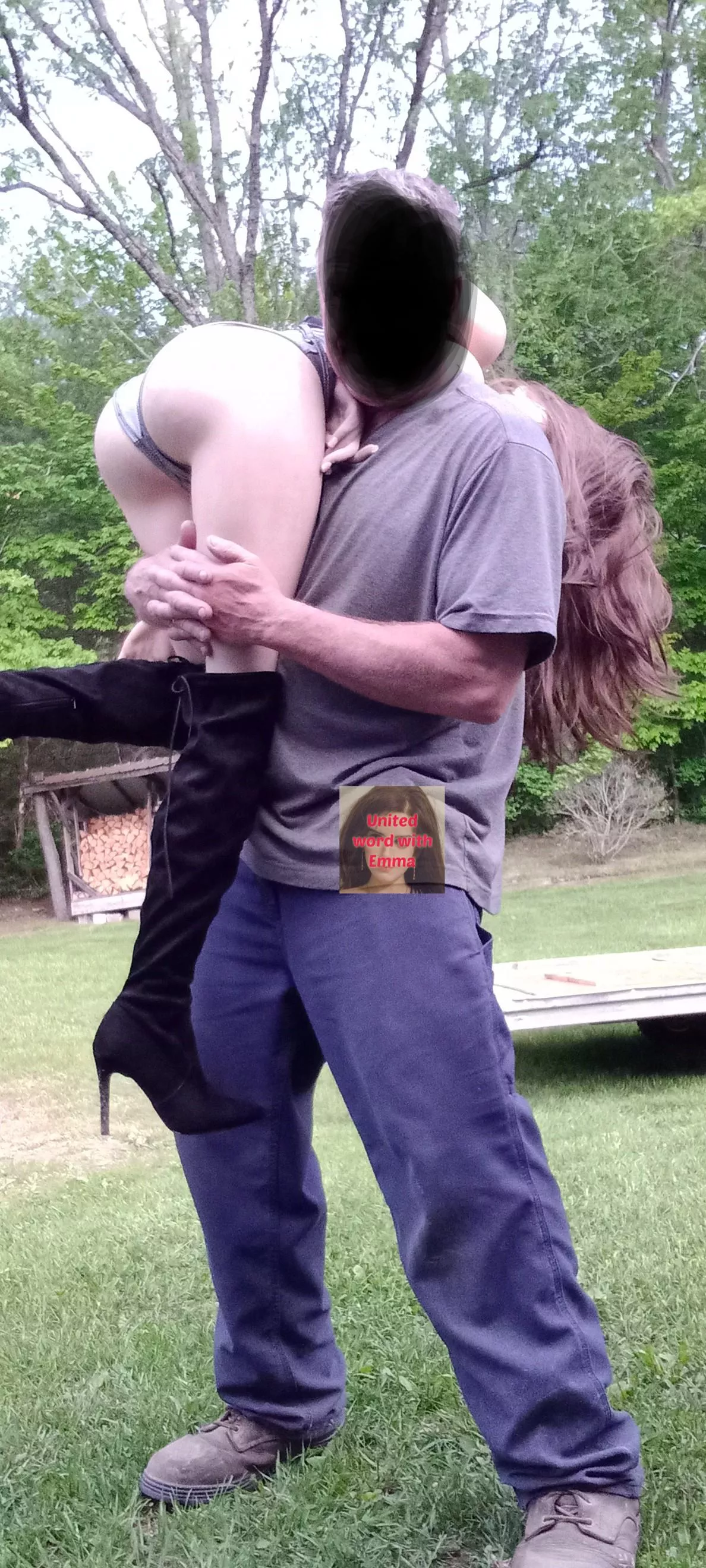 Wonder what the neighbors think when I take Emma places ??!!...🤣🤣