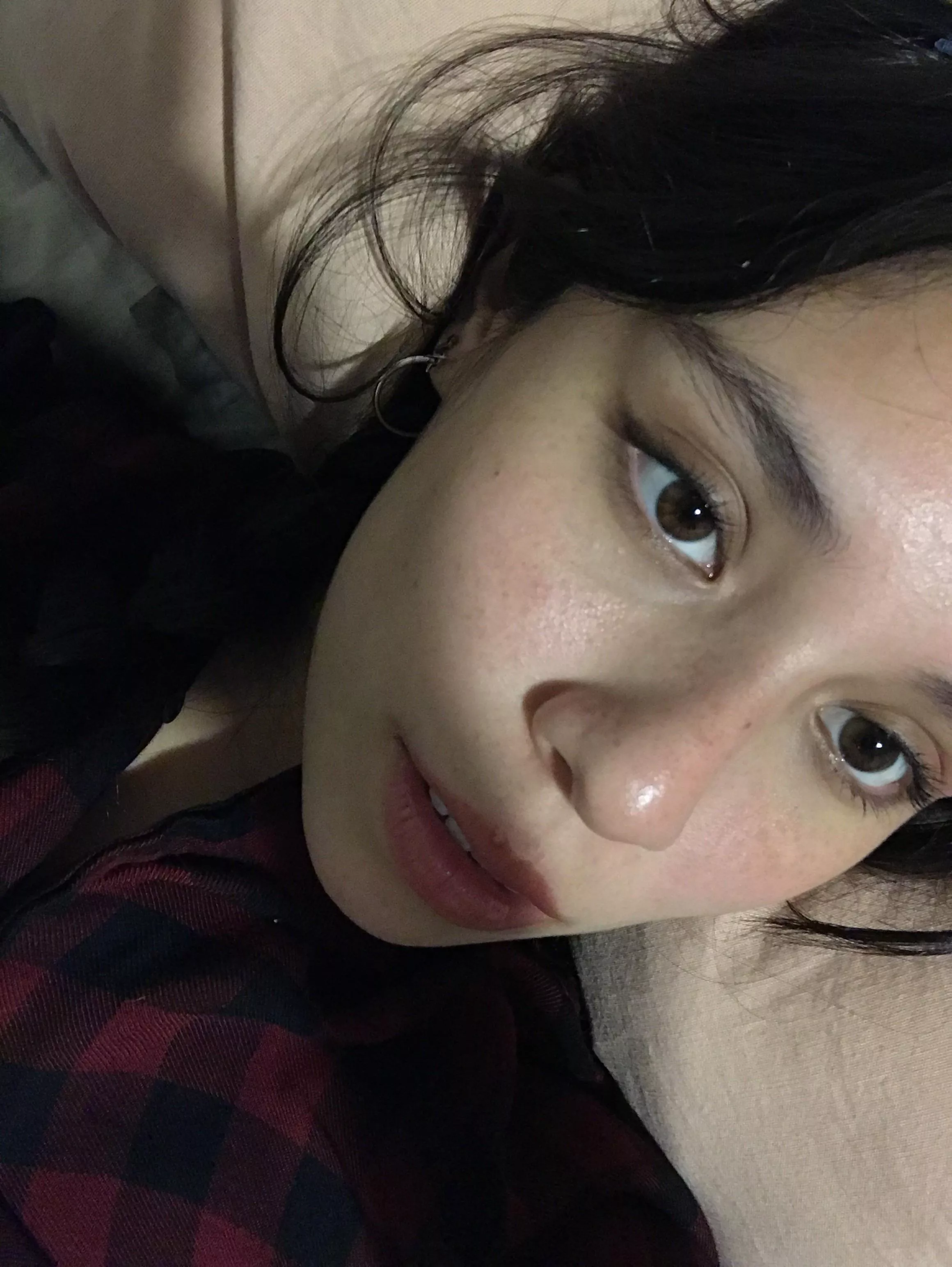  Am I the type of girl you’d fuck on the first date? 🤗