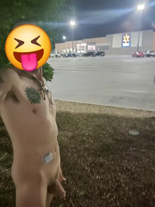 Anyone need anything from Walmart while I'm here? Damn I forgot my wallet. 😂😂🤣