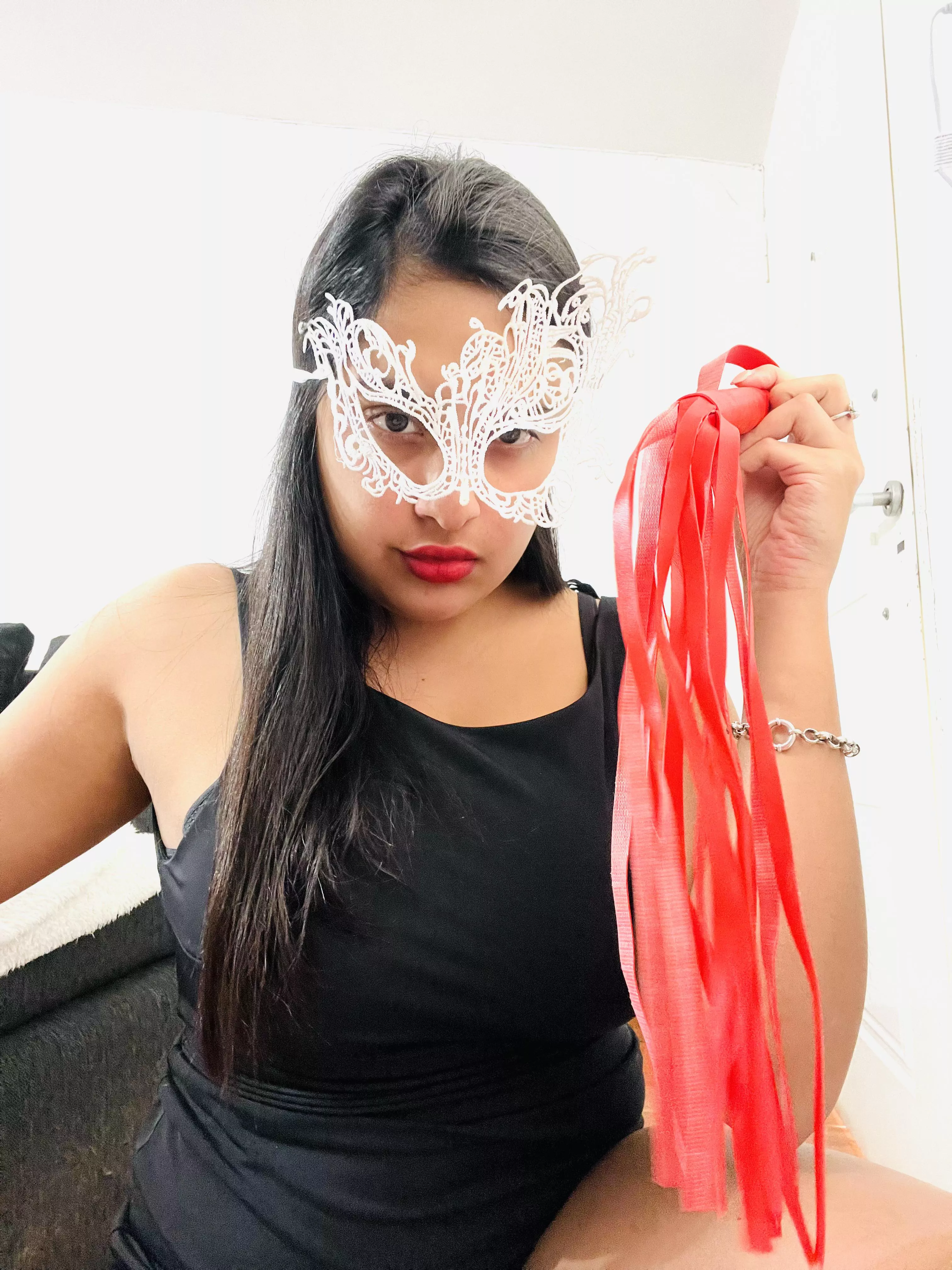 Come and treat this goddess as she really deserves it 👑 can you send me a gift? 😋💸