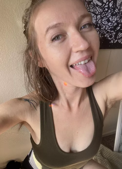 Cum on my tongue or my armpit hairs? 