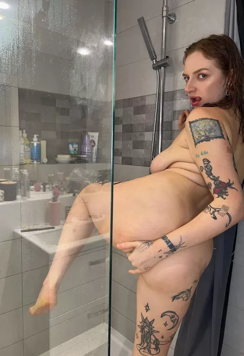 Give my ass a snack, she's very hungry