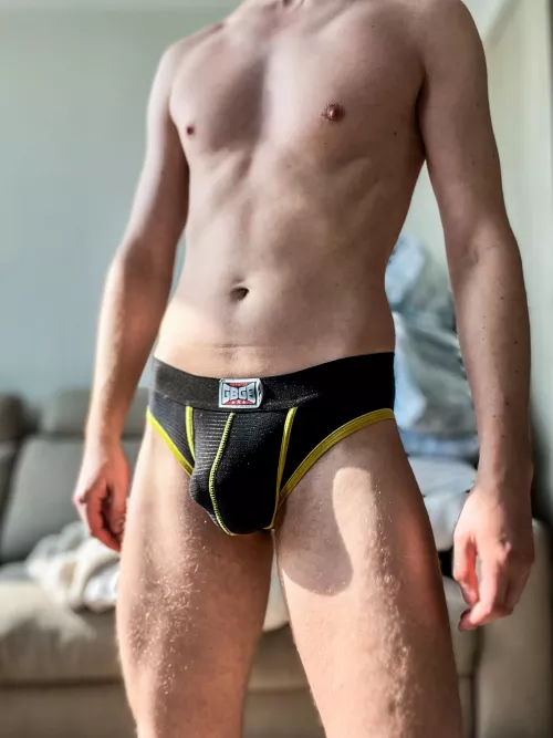 How’s my bulge looking?