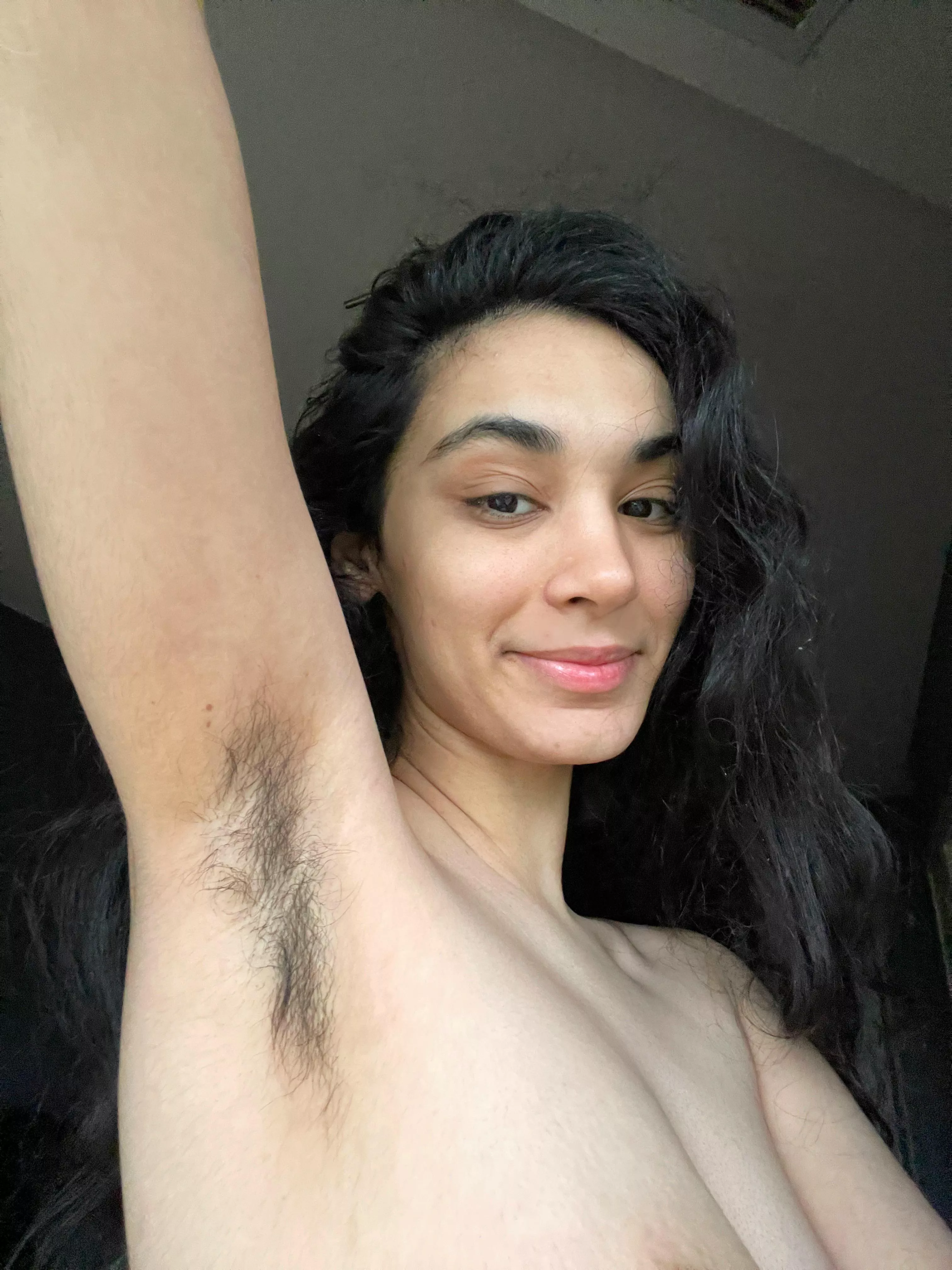 I love guys who enjoy licking hairy pits.