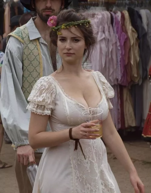 Milana Vayntrub 