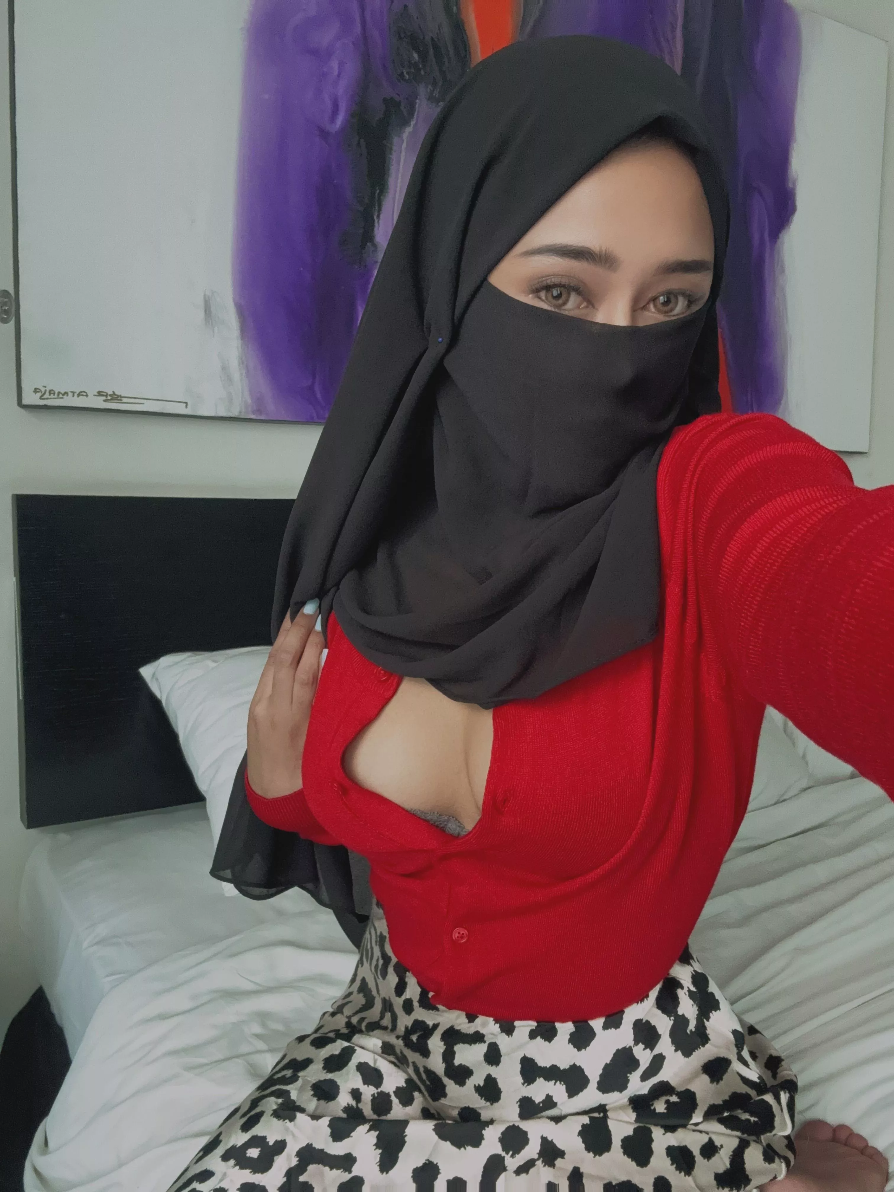 My Sweater's buttons cant hold them