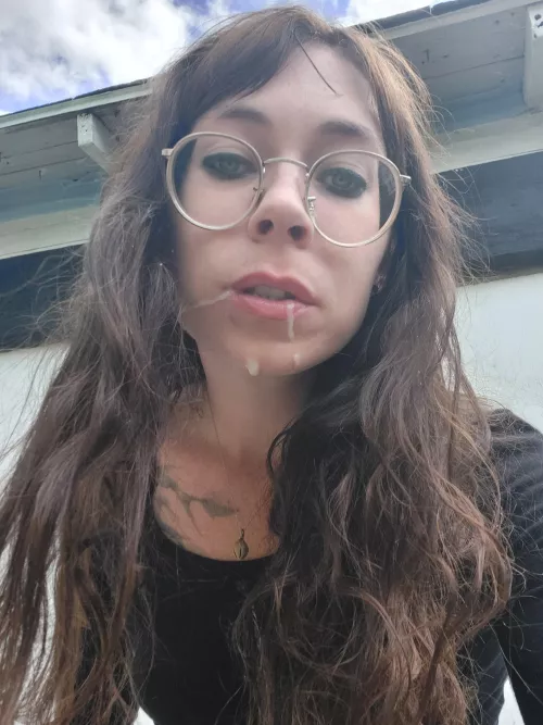 Outdoor facial fun... it's better in the sunshine 🌞