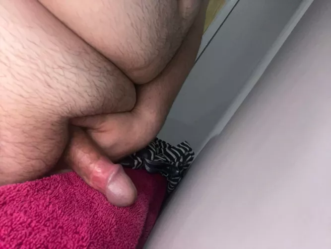 Quick hump before I hopped in the shower and finished all over the shower screen 🍆💦