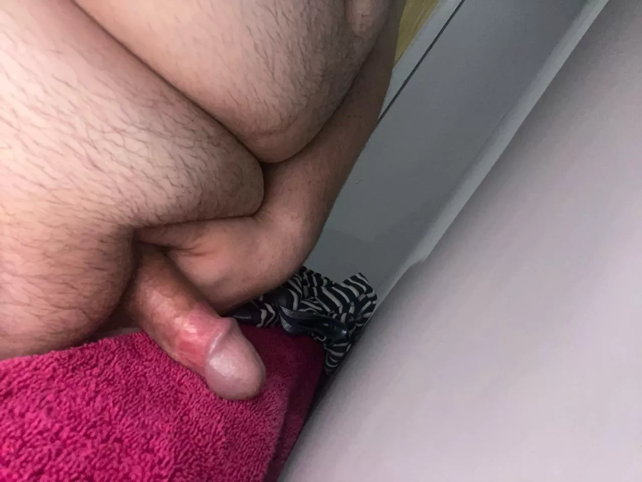 Quick hump before I hopped in the shower and finished all over the shower screen 🍆💦