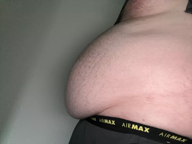 Where’s the girls that like a big belly?