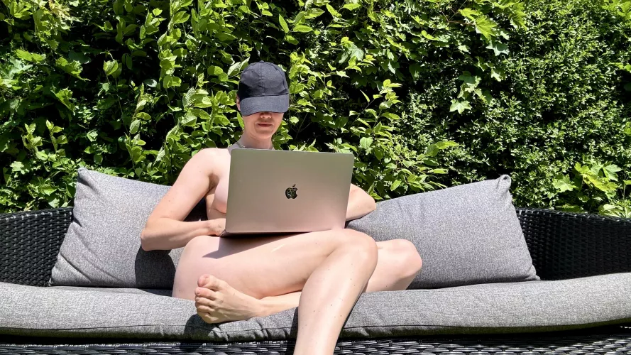 Working outside in the sun ☀️ 