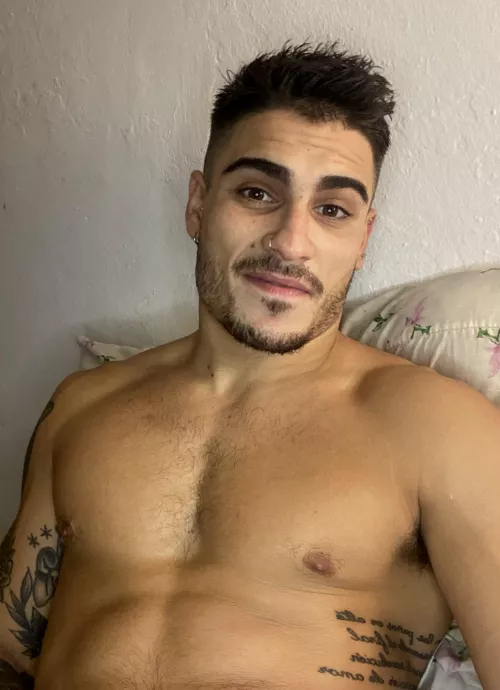 Anyone up for some nasty fun? Come and lick my body