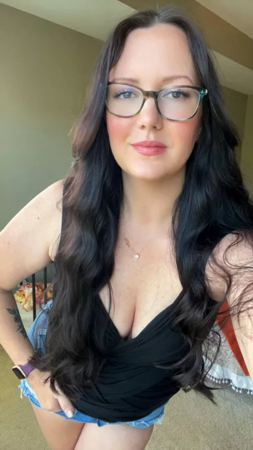 Are you looking or averting your gaze?