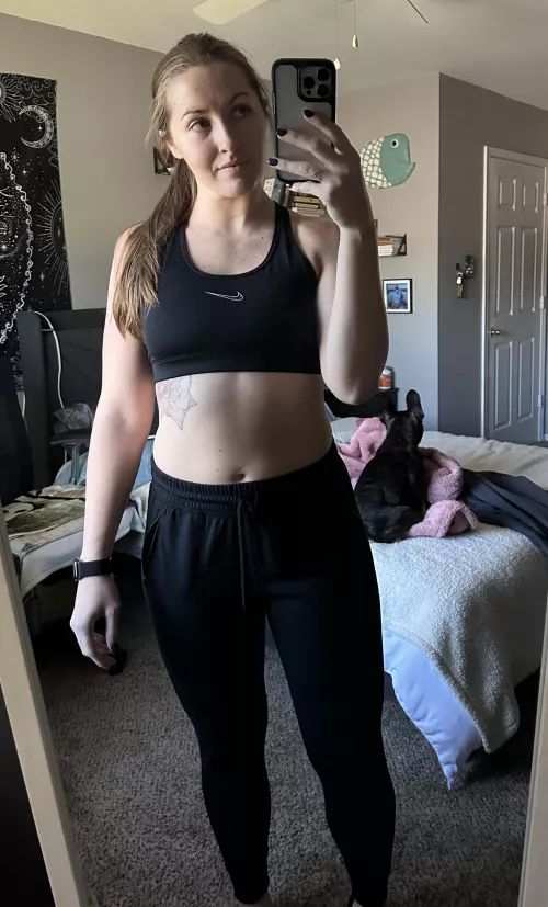 black sports bras are fun... any ideas on why that is? 🤔