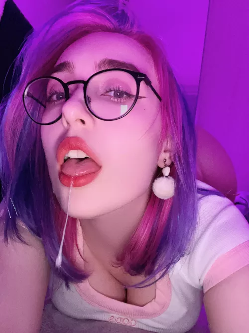 Come have a quick pussy snack.