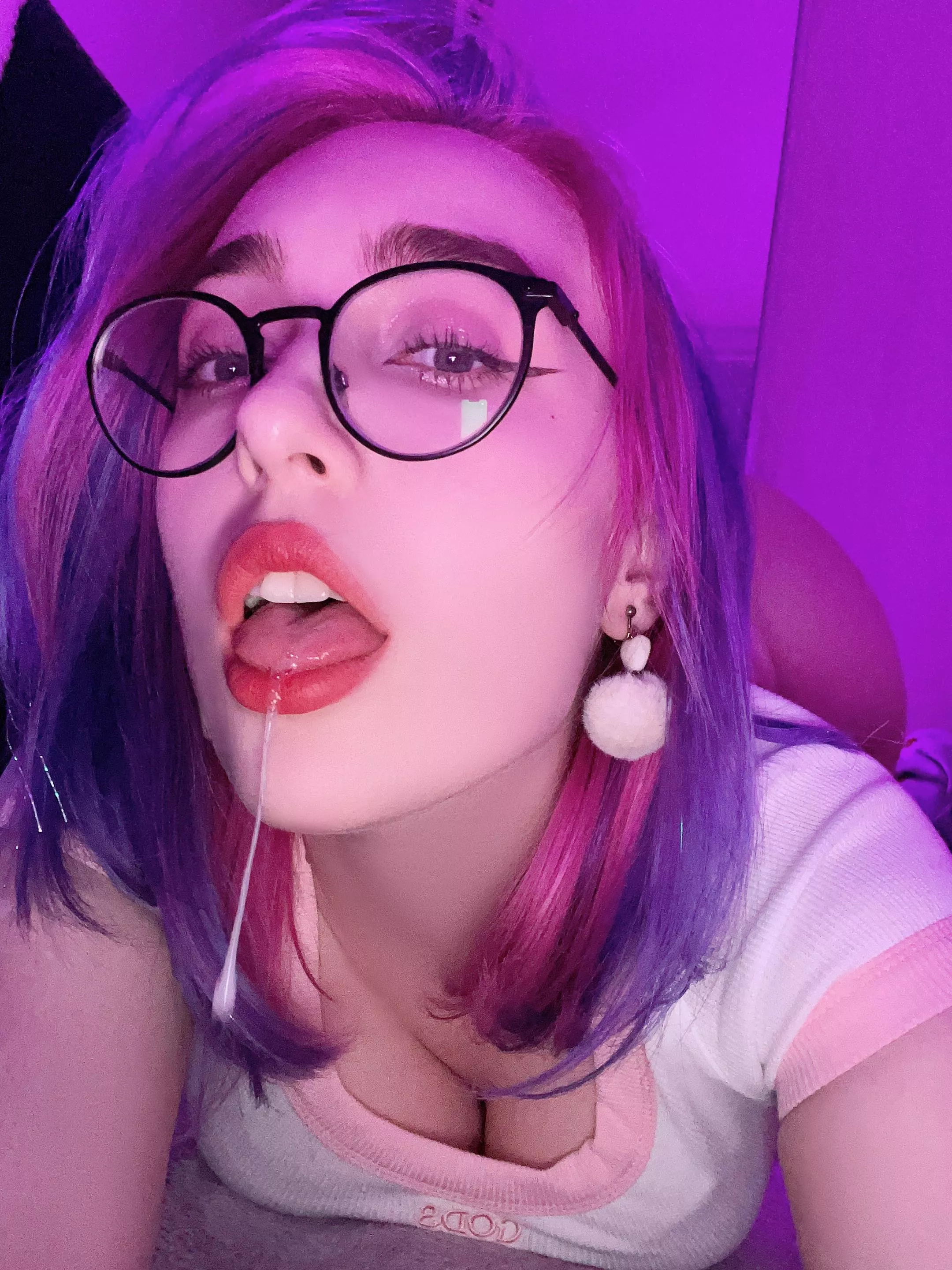 Come have a quick pussy snack.