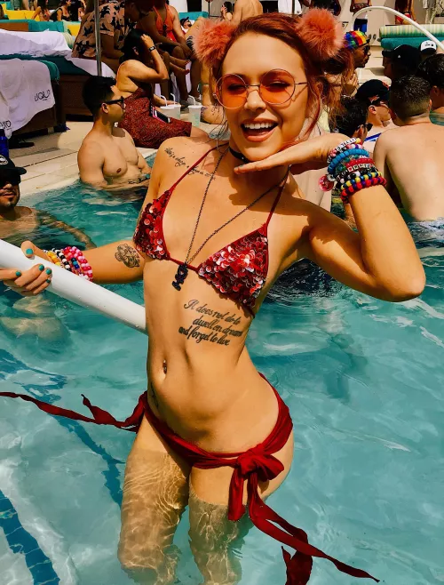 EDC pool parties 🌊 Also just sayin…I’ll never be “too cool” for kandi hehe 🙃 