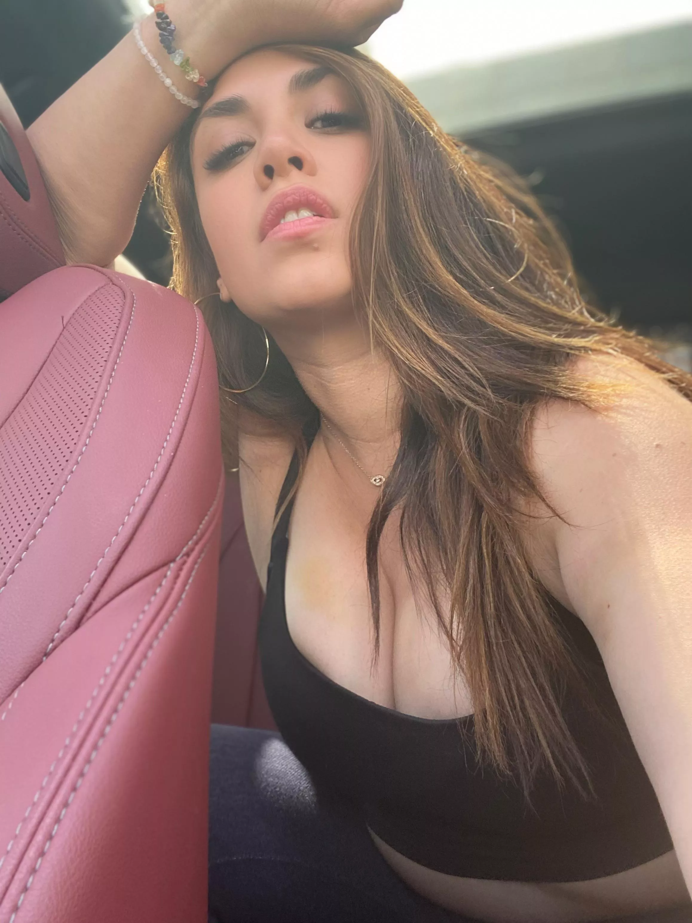 F37 baby, mommy needs you in the backseat 