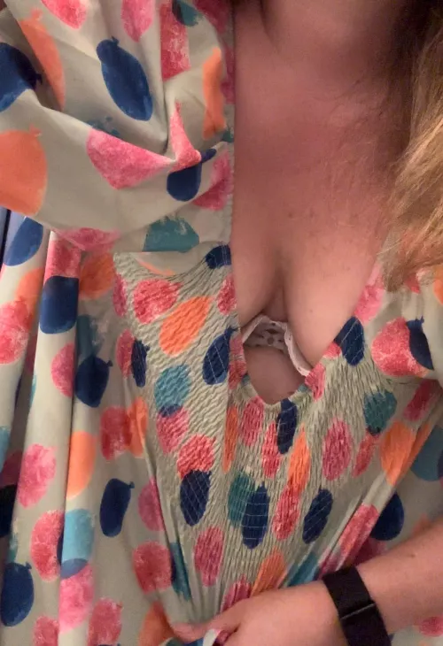 I love that elastic blouse :-)