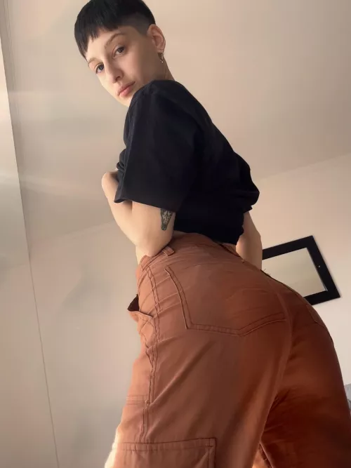 I think I love orange pants 🍑 