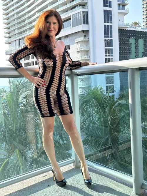 I want you to bang me out here where everyone can watch us