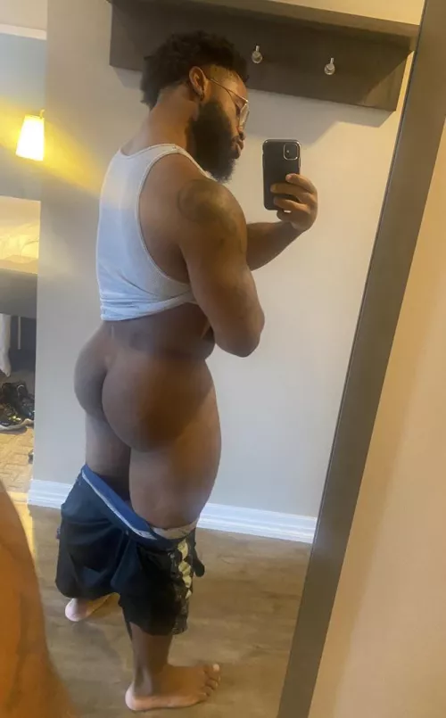 Say yes if you like thick men 