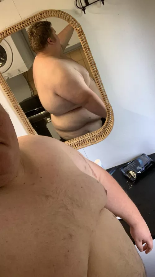 STR8 Aussie big guy showing off my big post gym body