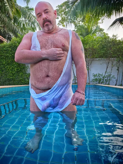 Sweaty wet times in a Thailand pool