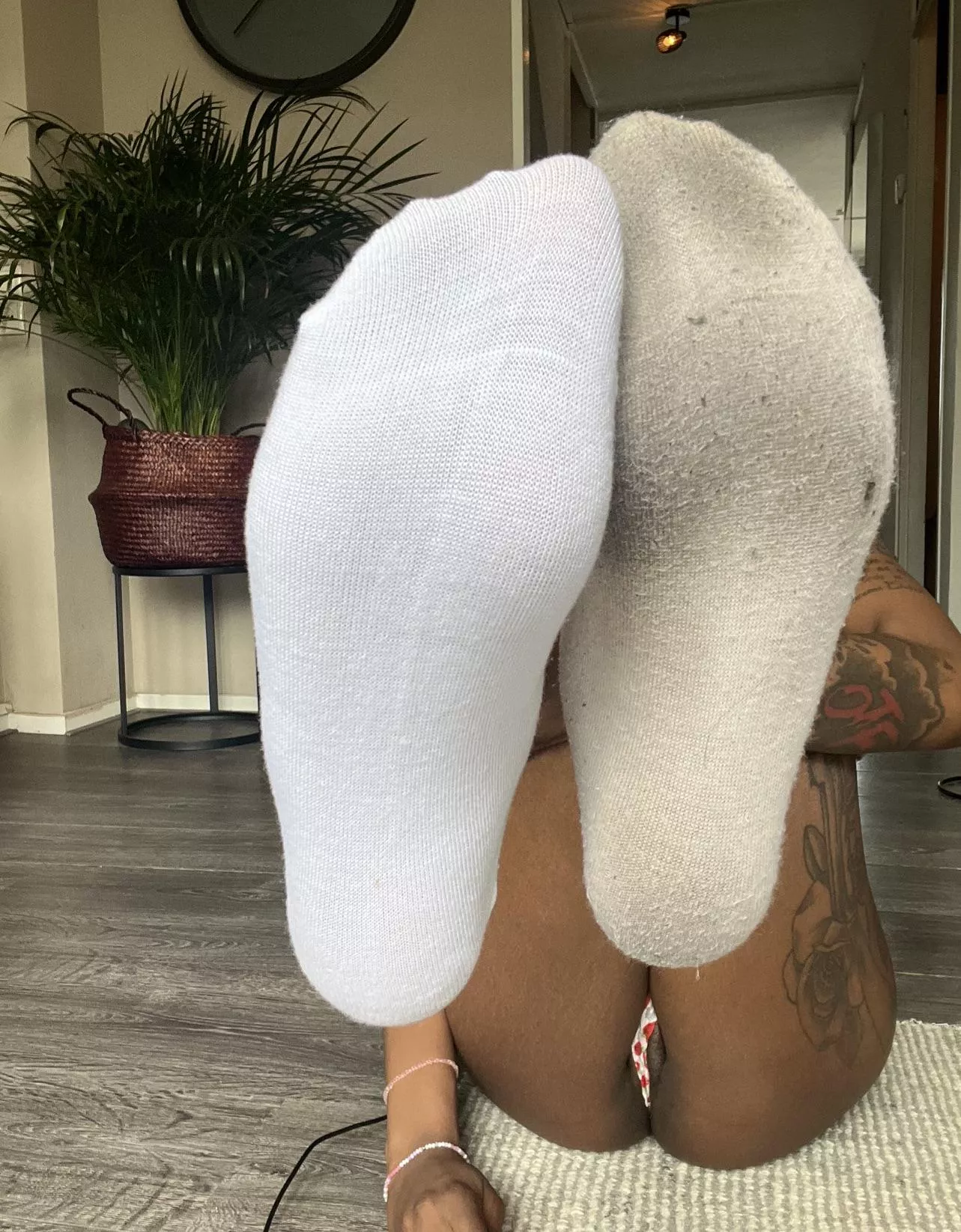 😈😈The difference is crazy😳😳! [SELLING] ✅🌎.. all your cute smelly socks!🌸💗🥵🥵🤭🤭