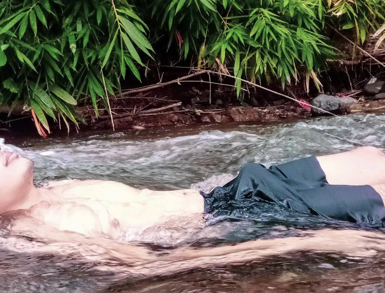 Wanna fuck me inside. Anyone 